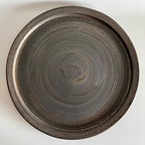 【再入荷】吉永哲子_リム皿_8寸_鉄錆