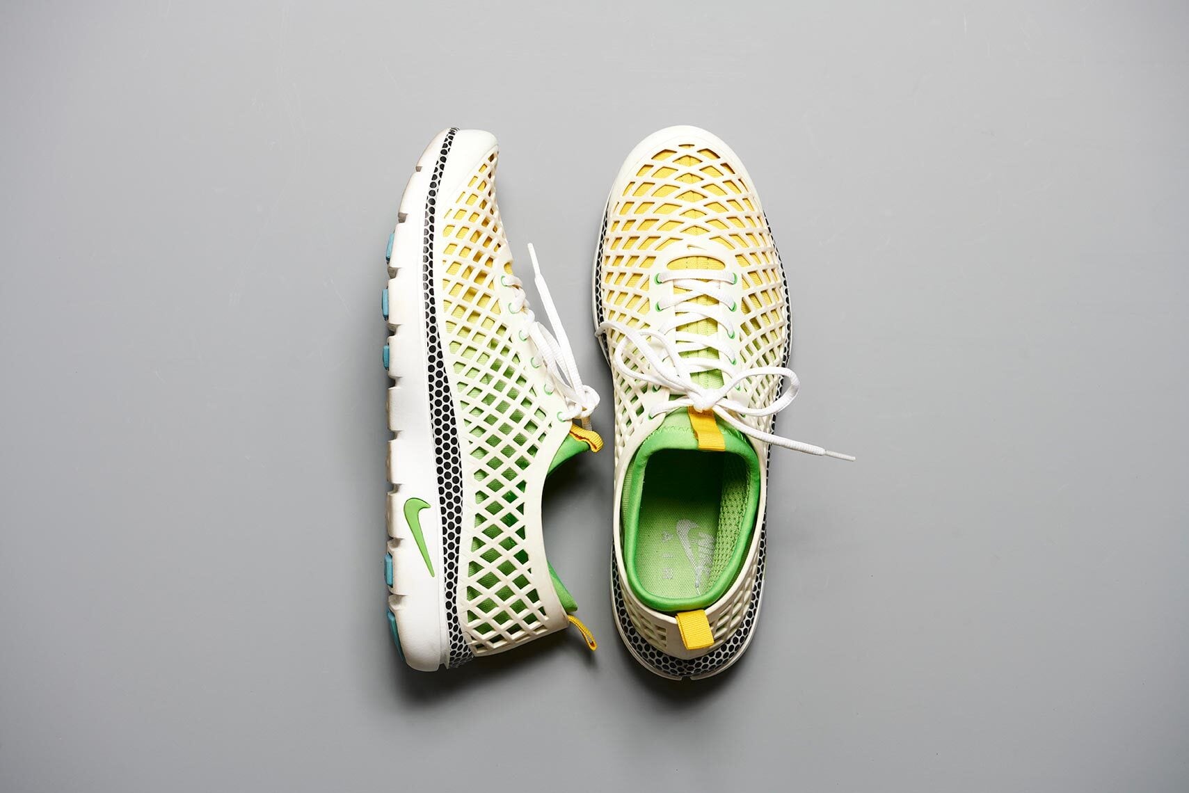 NIKE AIR REJUVEN8 黄×黒×白27.0cm エアリジュビネイト