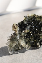 エピドート「森の神秘」Epidote|天然石 原石 鉱物 パワーストーン | EP-H-001