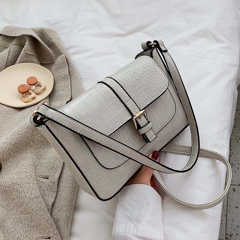 オールマッチスモールバッグ女性バッグ2020夏の新しいトレンディなファッションワンショルダーメッセンジャー脇の下のバッグネットレッドエインエアスモールスクエアバッグ Tiancai_Wing_Bag0195933