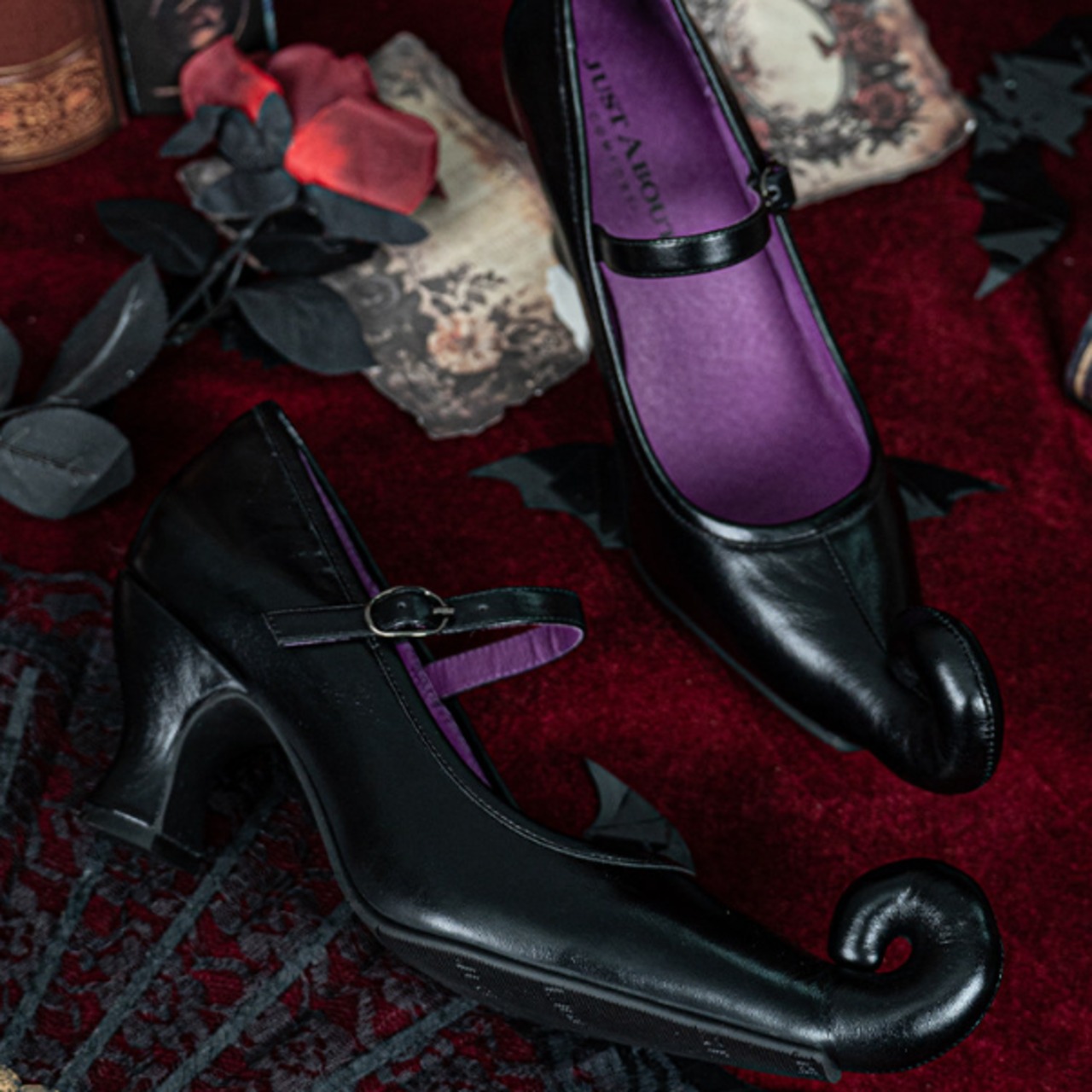 ソアリング・シャドウズ  魔女のストラップシューズ　M25151