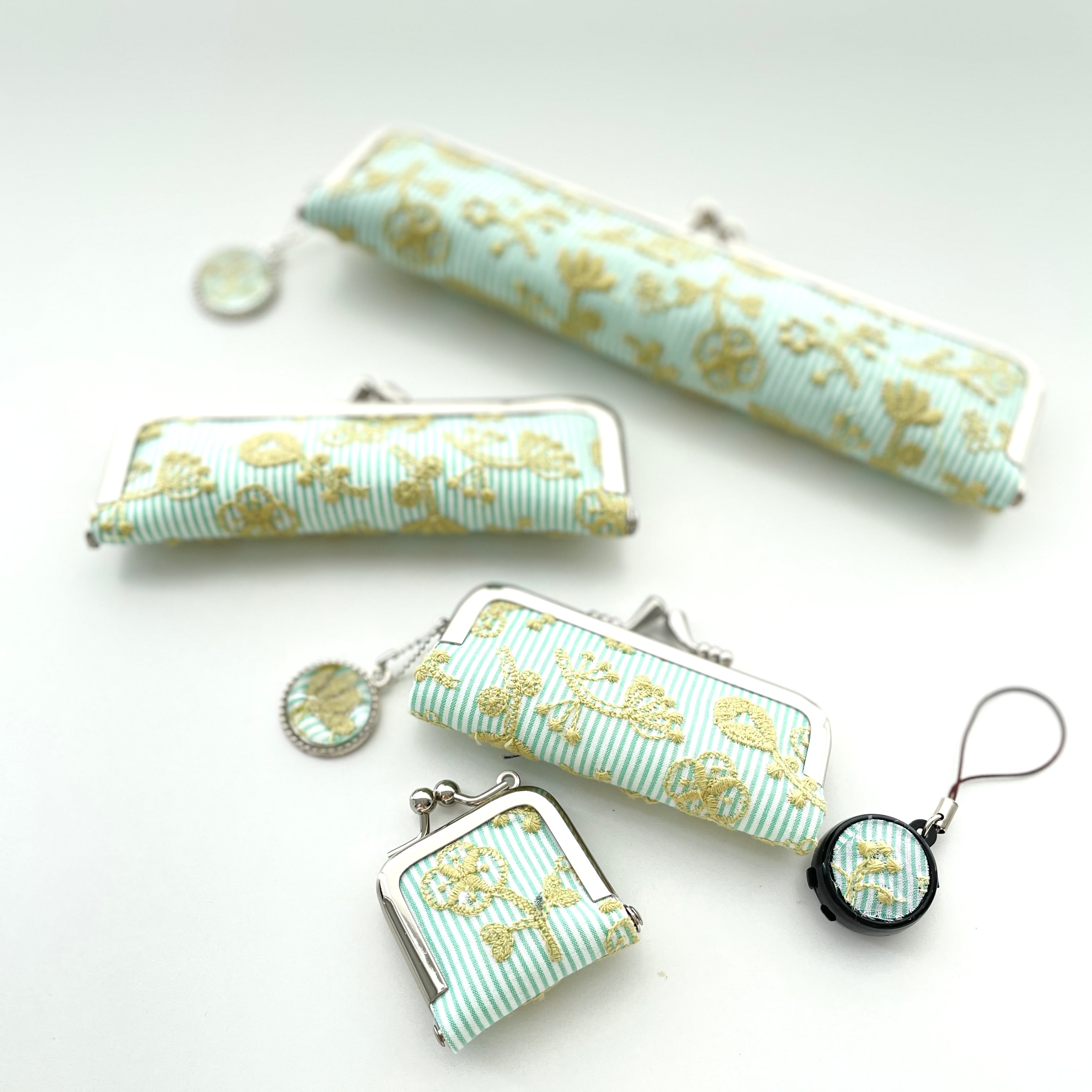 コンパクトコインケースplus(field of flower-ミナペルホネンデザイン