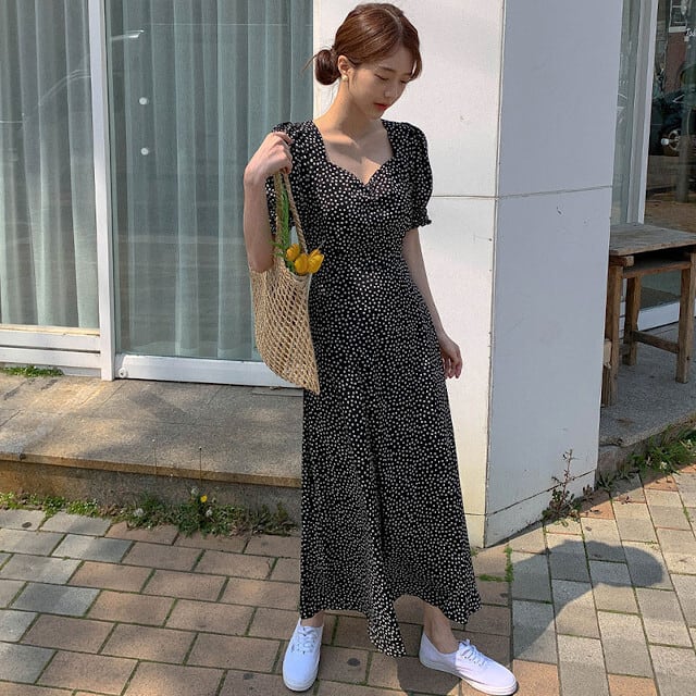 カジュアルワンピース 小花 モノトーン マキシ パフスリーブ スイートハートネック 花柄 フラワー バイカラー モノトーン ロング 半袖 五分袖 パフスリーブ Aライン フレア マキシ S/M/L/XL