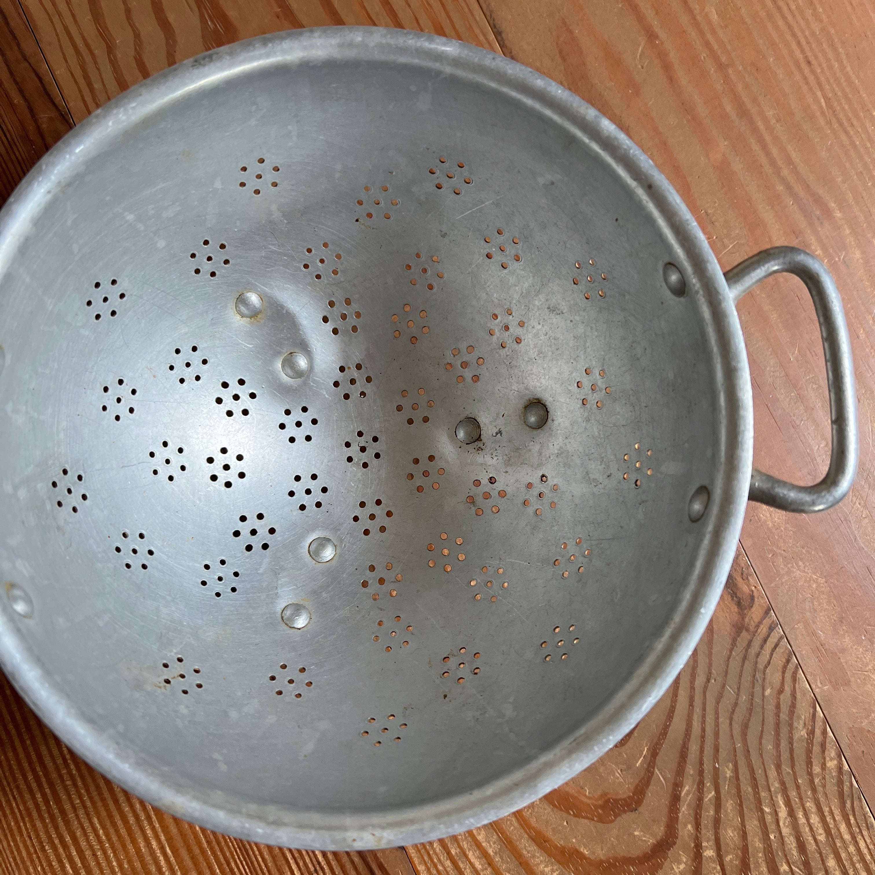 アルミの コランダー フレンチアンティーク