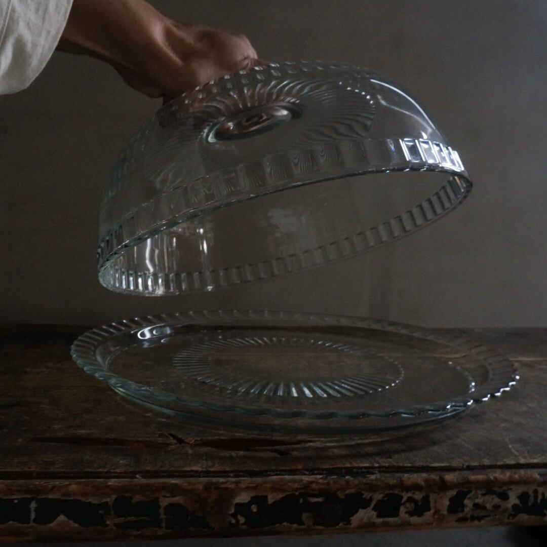 古いフランスのガラスケーキドーム