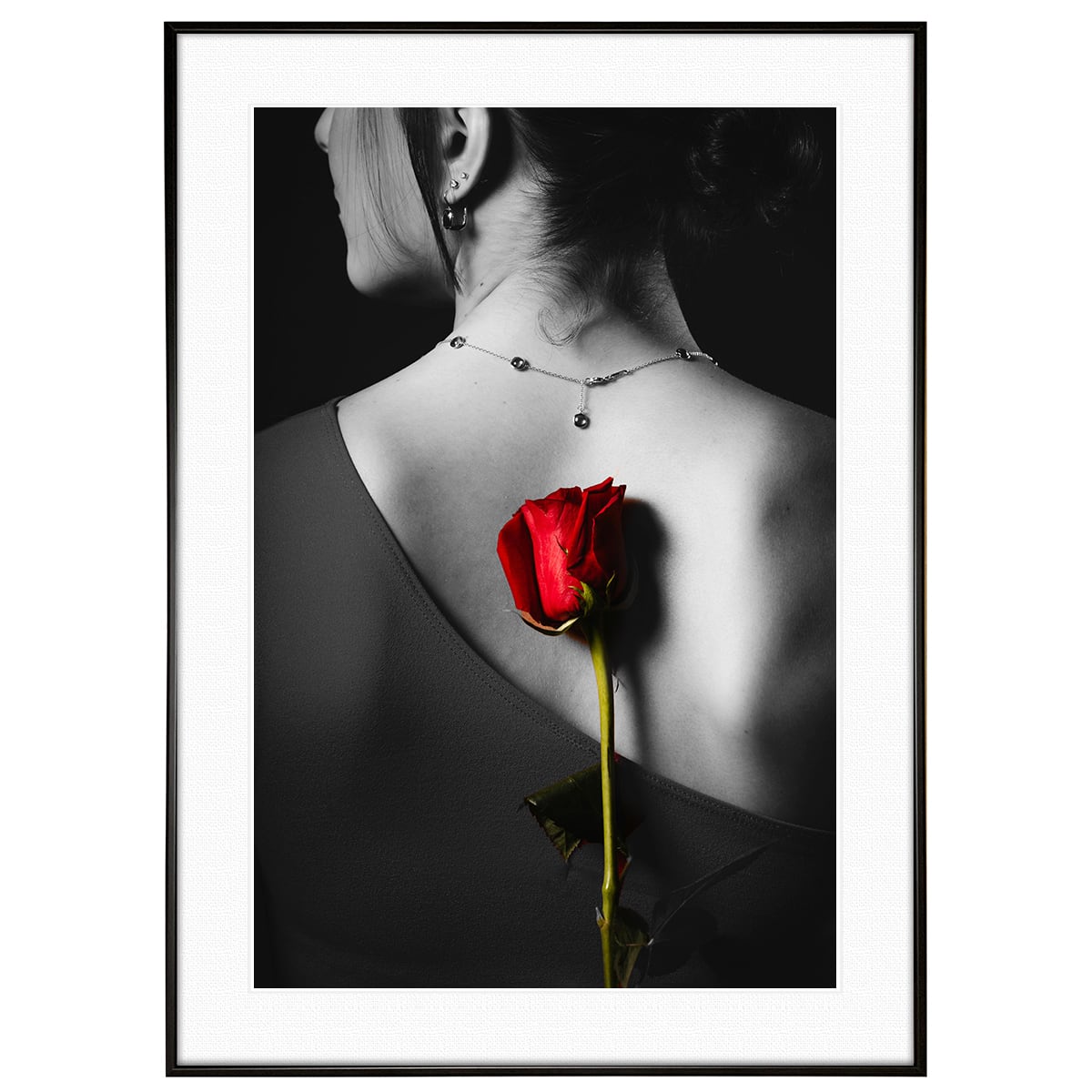 人物写真 バラと女性の背中 インテリアアート モノクロポスター額装 AS3622