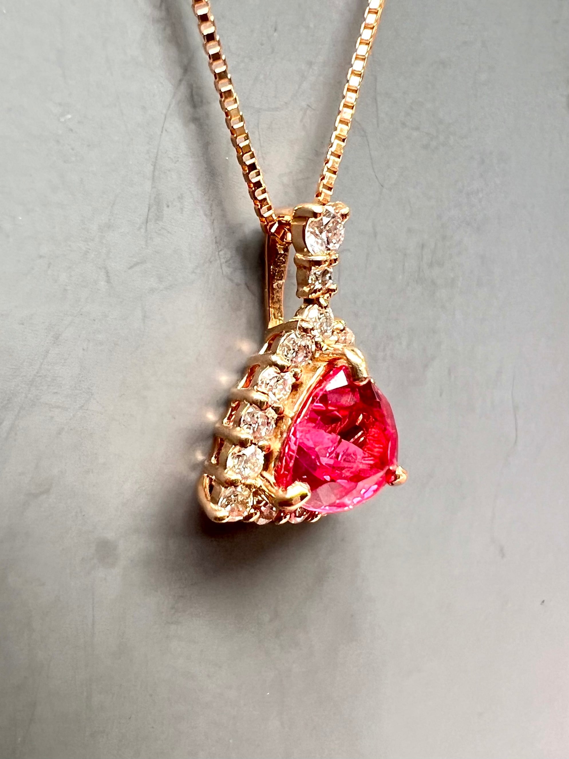 鮮やかなフューシャピンク!!★アヤナスピネル18金ペンダントトップ★ 超高発色！AYANA SPINEL 鮮やかアヤナスピネルHOT PINK K18PGダイヤモ