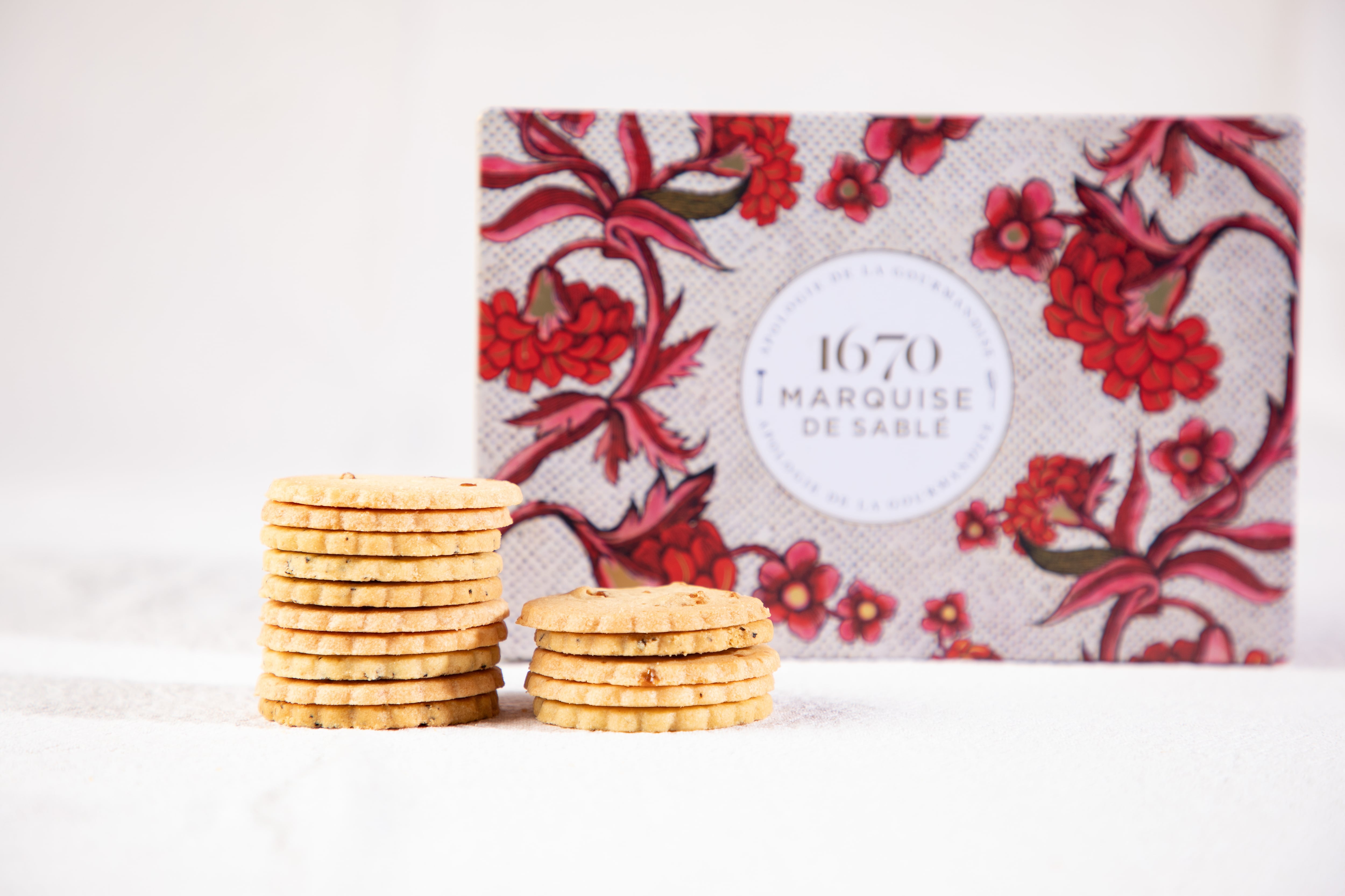 ラ・サブレジエンヌ】角缶3種アソート／茜色の夢（ピュアバター