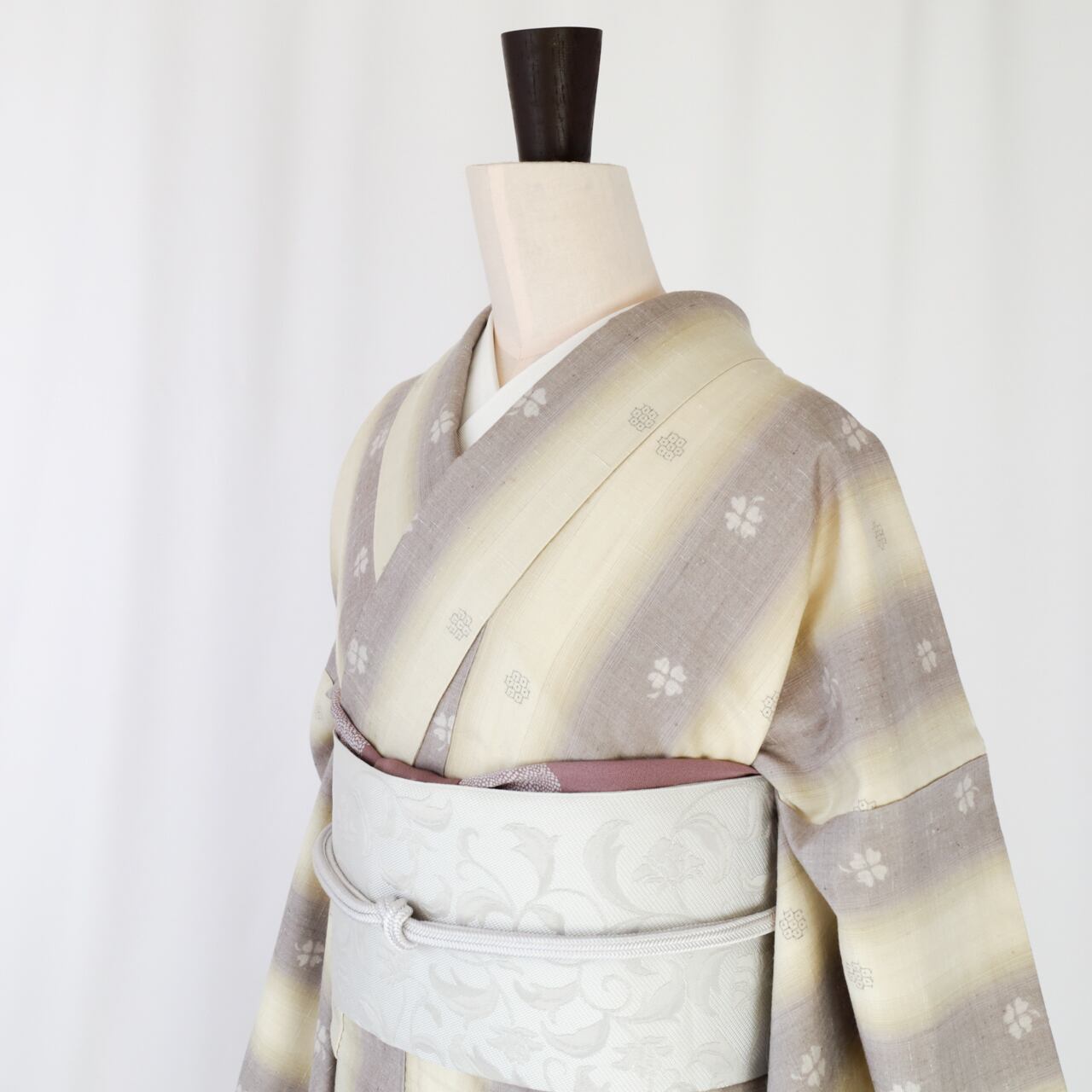 着物　本場結城紬　茶　花　80亀甲　/B80 着物 本場結城紬 茶 花 80亀甲 /B80 【公式通販】