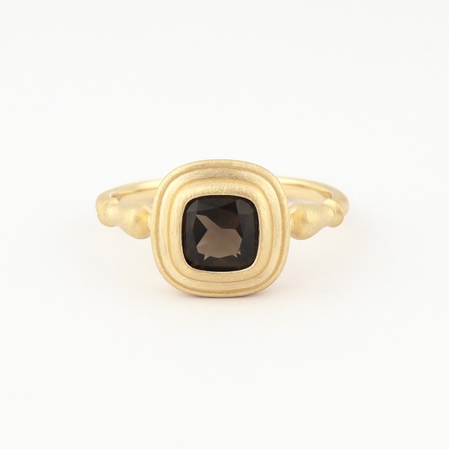 Antico square ring