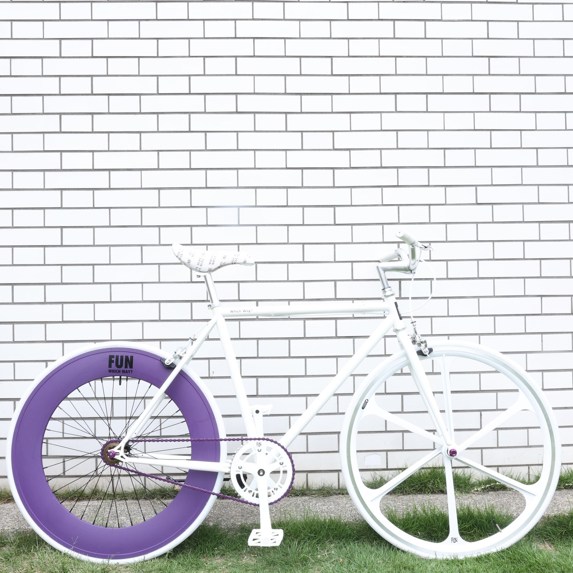 【新品】FUN 700C ANGUS FLAT ホワイト ピストバイク 自転車