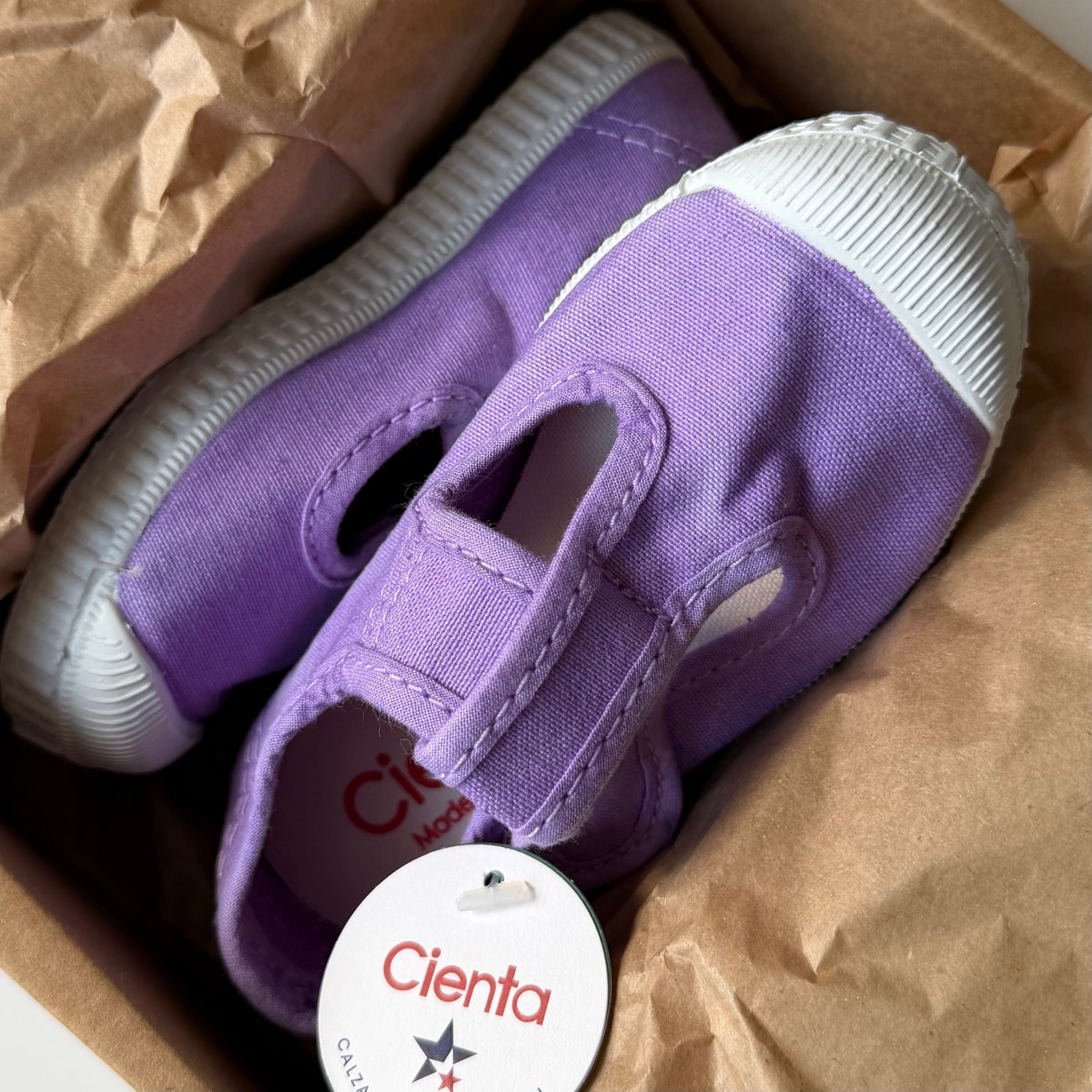 Cienta・Tストラップシューズ（LILASムラ染め ）77777199