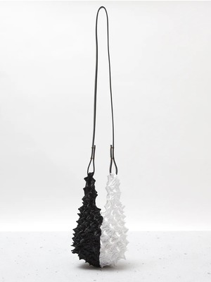 【送料無料】BUNZABURO 文三郎 / Mini Shoulder Bag With Leather Strap Pure White x Black / ショルダーバッグ