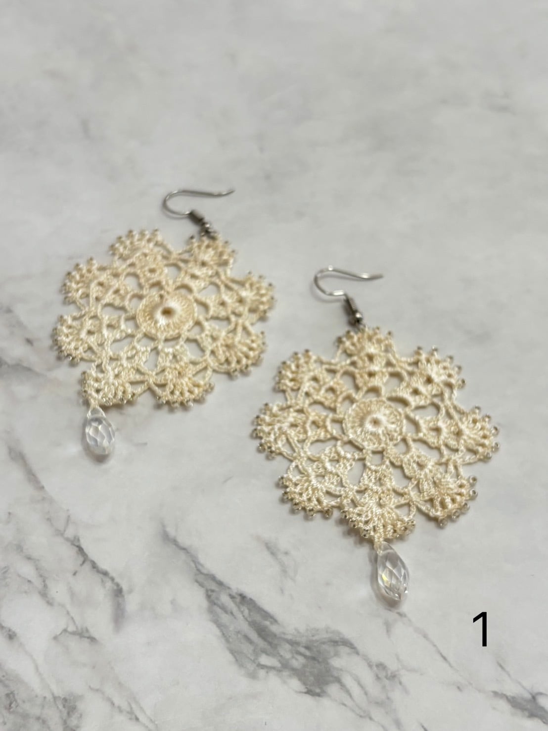 ボンジュクオヤのピアス サークル(カラーは商品内ページよりお選びください。)