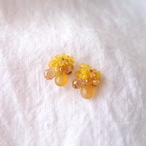 【天然石刺繍／ピアス】yellow opal × sapphire × yellow agate