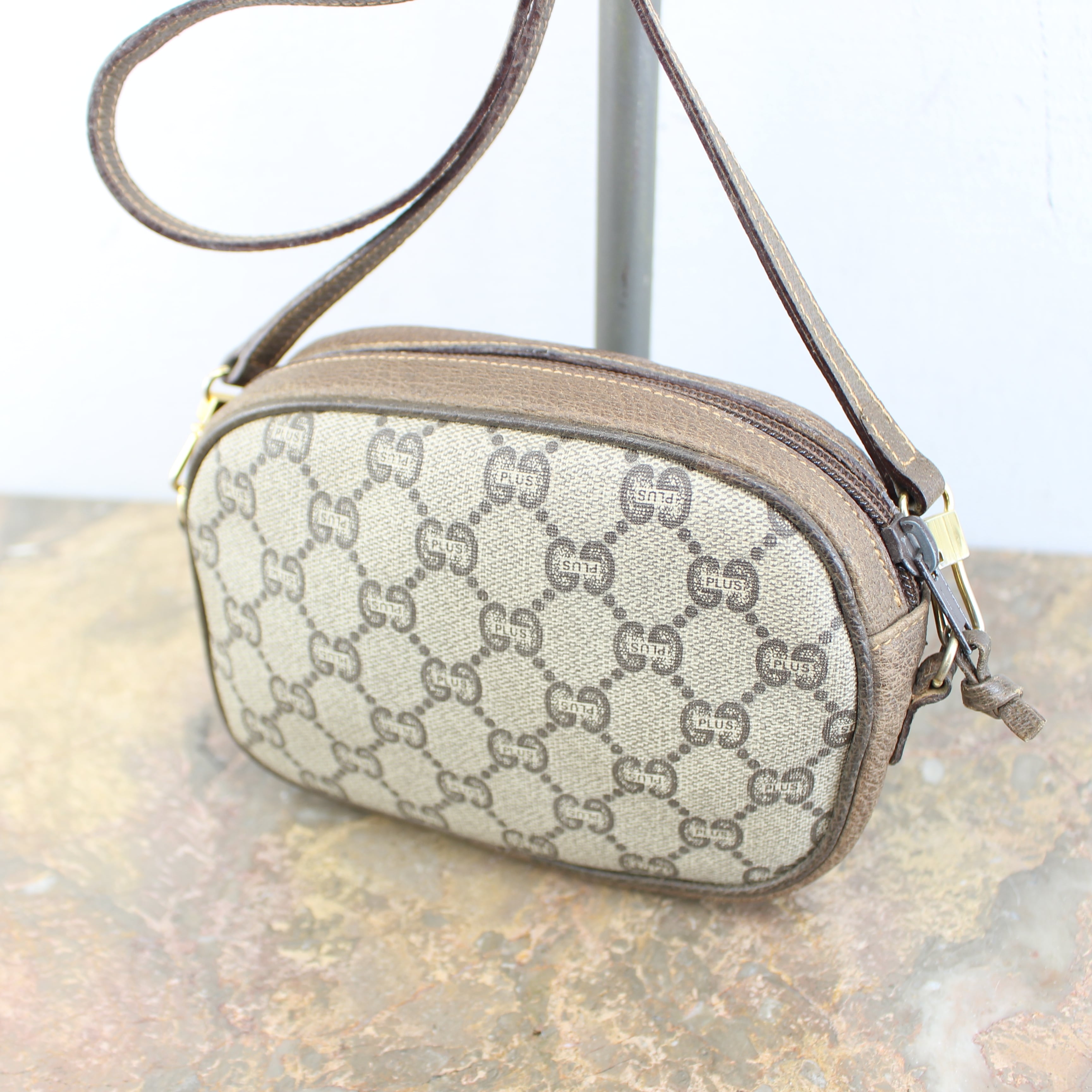 OLD GUCCI PLUS GG PATTERNED MINI SHOULDER BAG MADE IN ITALY OLD GUCCI PLUS GG PATTERNED MINI SHOULDER BAG MADE IN ITALY