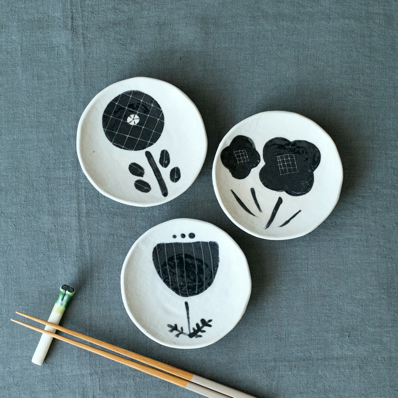 Monotone Small Plate