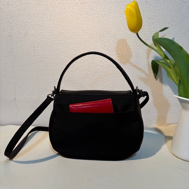 B.stuff　ショルダー付きハンドバッグ