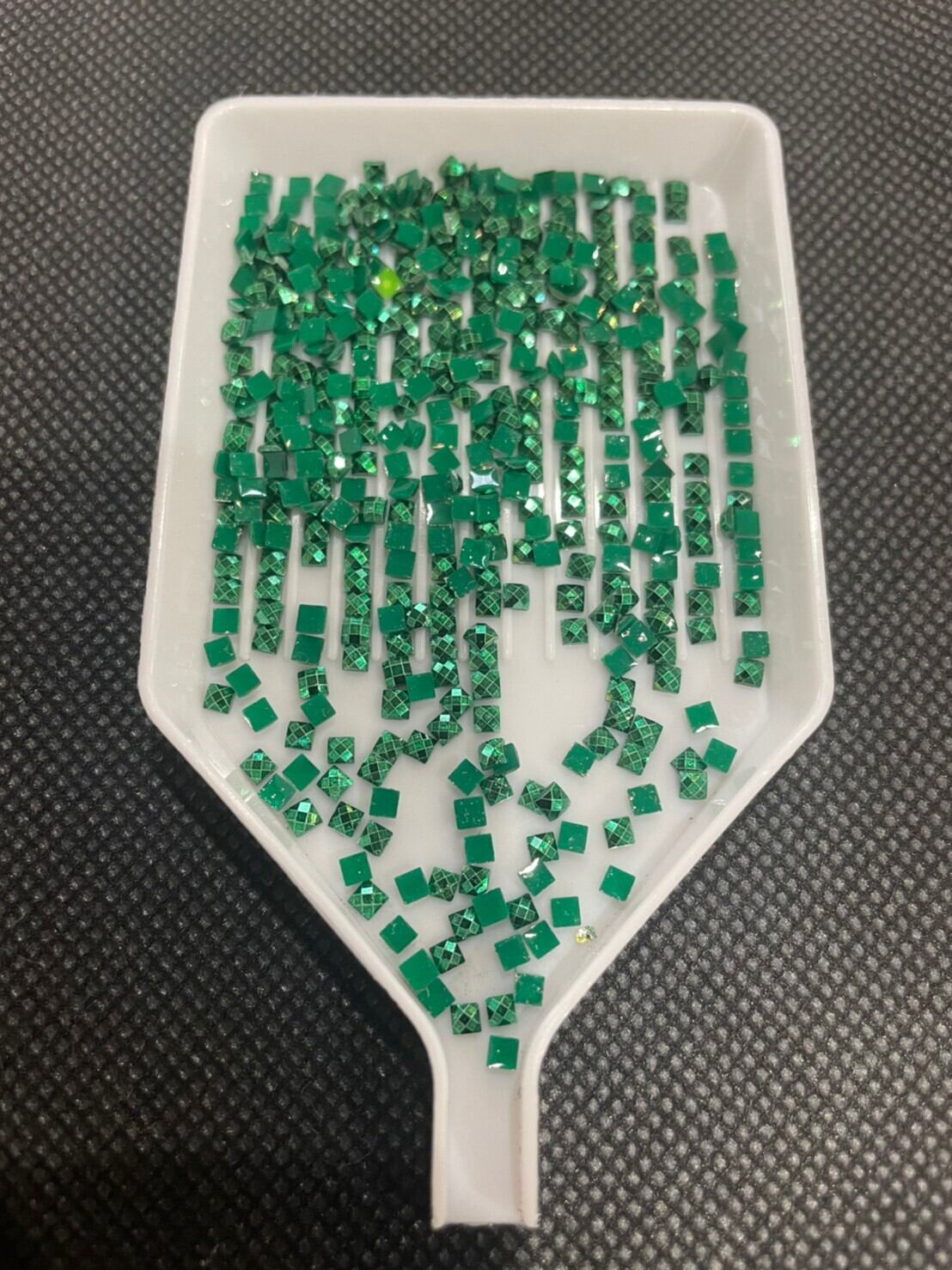 【3818番】メタリックビーズ⭐︎四角(square)ビーズ 5g入り