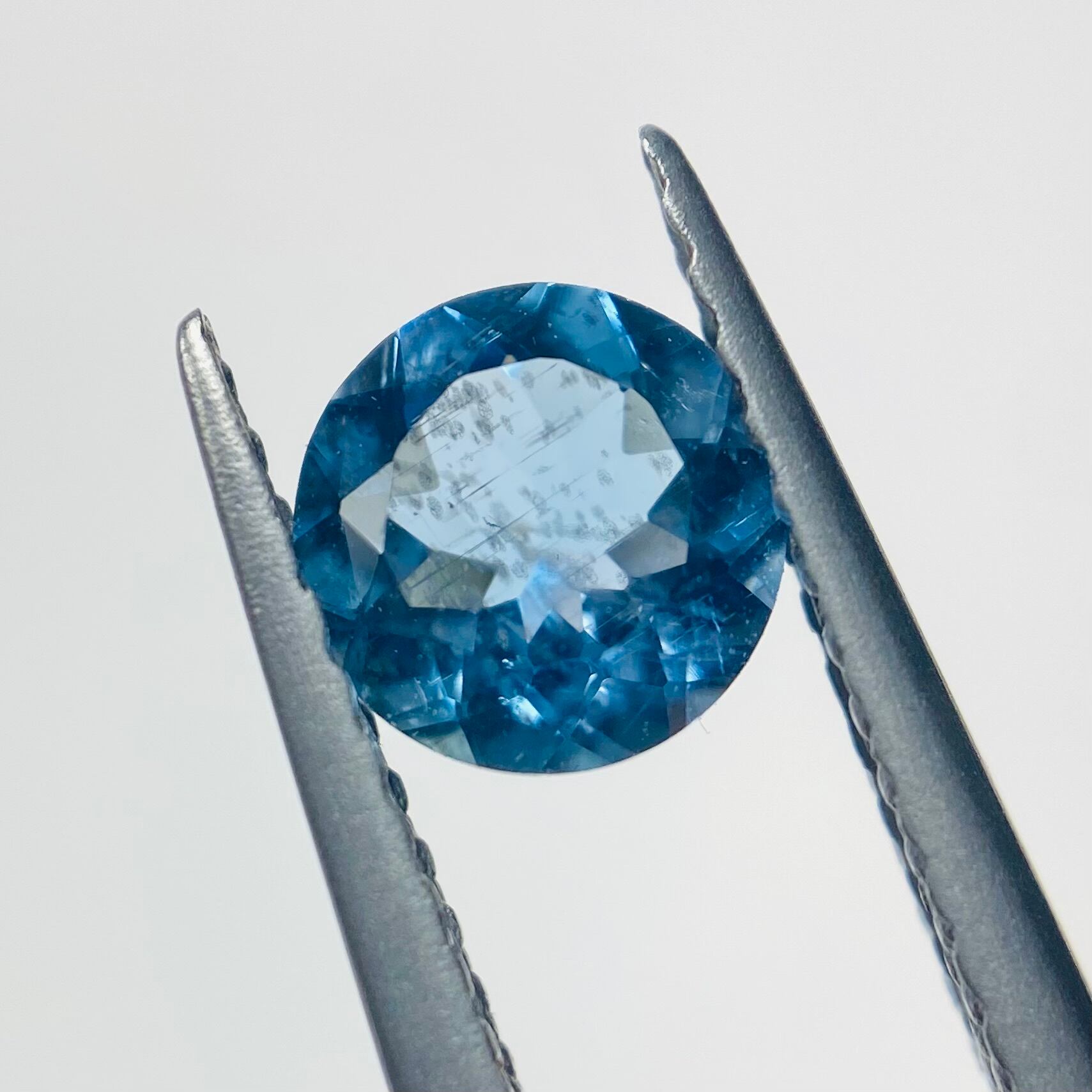 ダルメシアン柄のオサレなアクアマリン