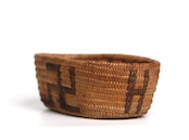 1900's NAVAJO SMALL BASKET SWASTIKA DESIGN