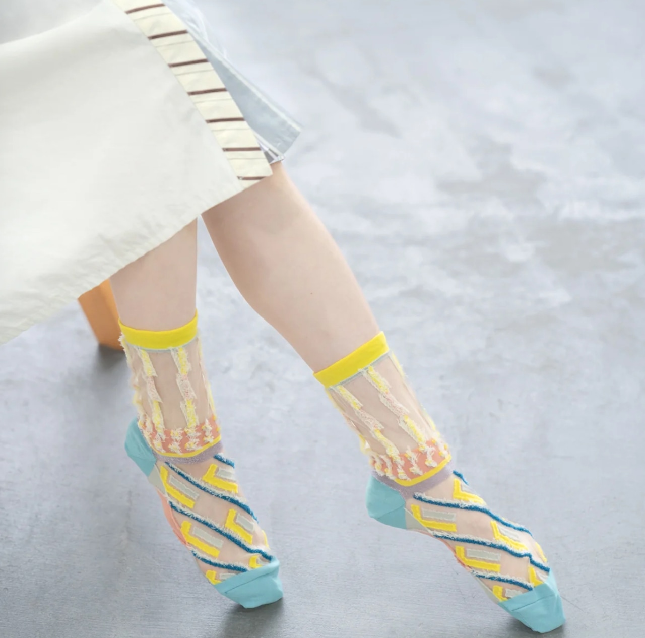 COQ KANAKOKAJIHARA /【23−25cm】window light socks