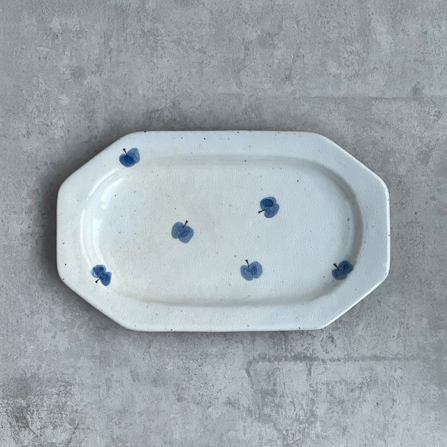 A2502　八角中皿 粉引りんご