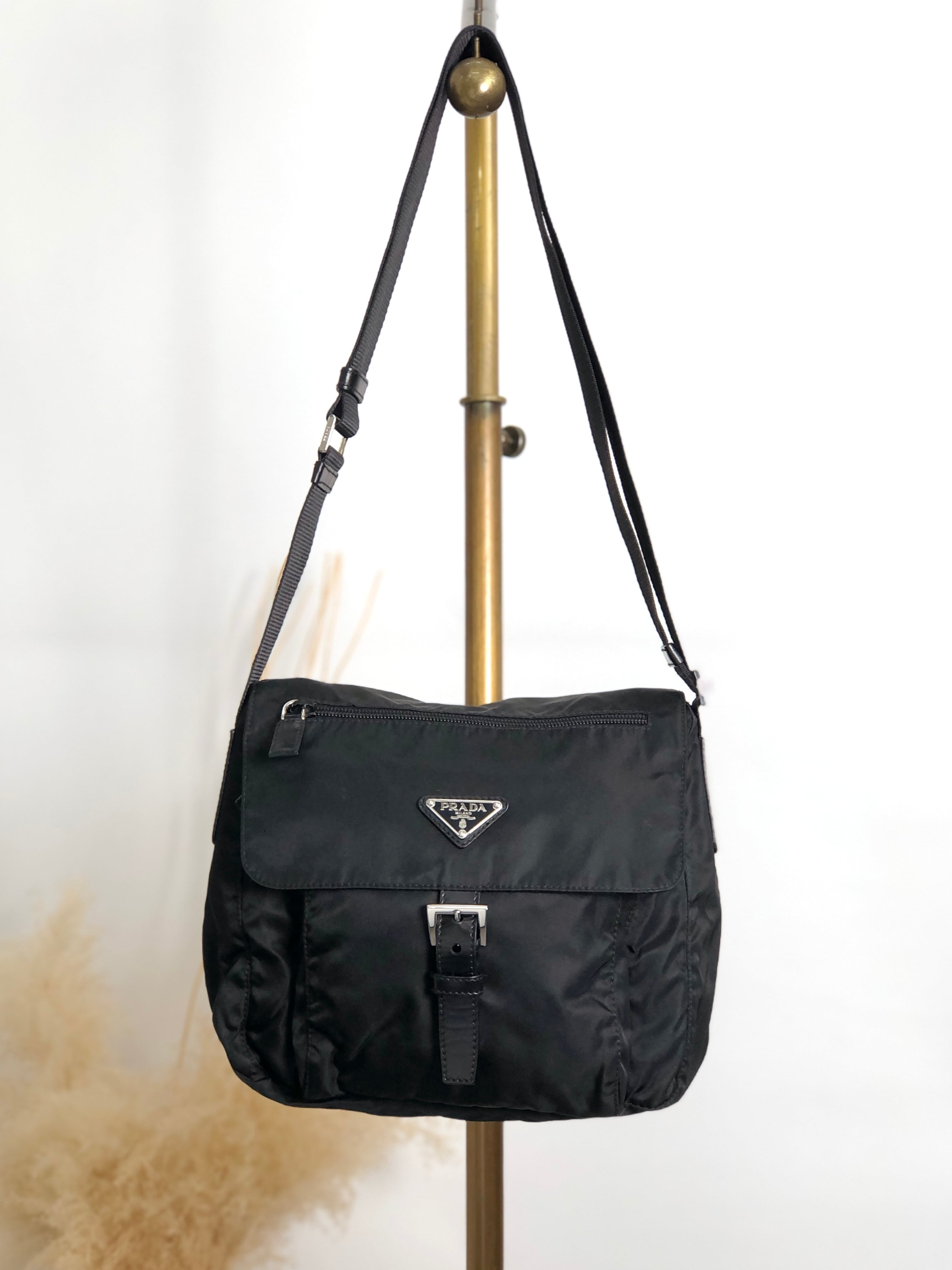PRADA プラダ ショルダーバッグ ブラック トライアングル フロント