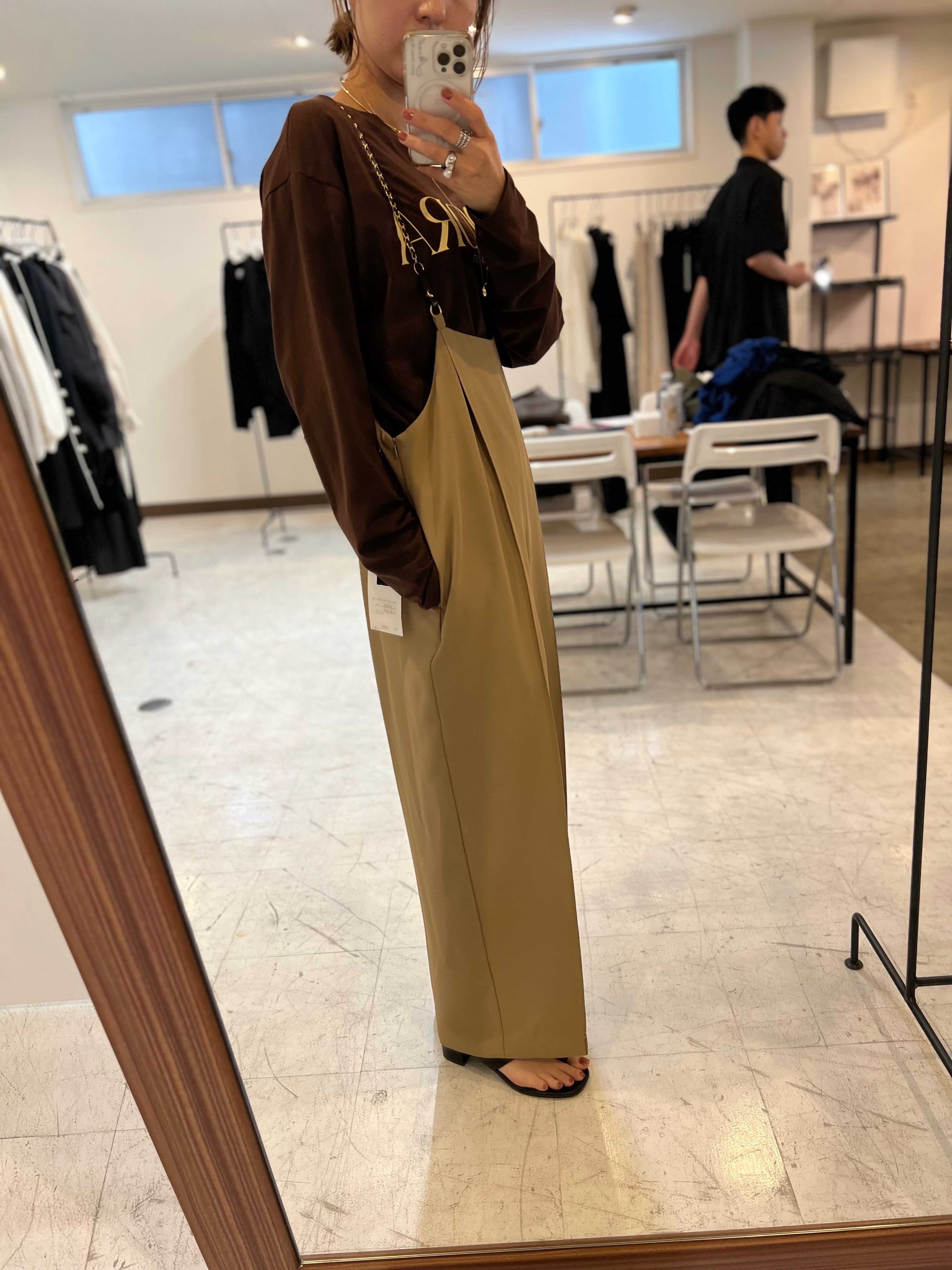 chignon シニヨンチェーンサスペンダー付きパンツベージュ