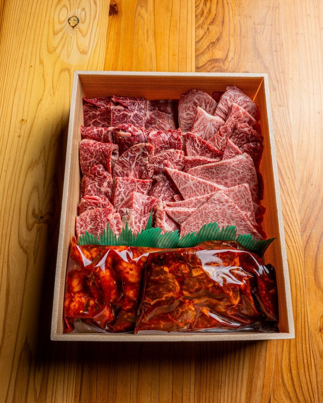 お正月限定  和牛六種盛り × ケジャン食べ比べセット