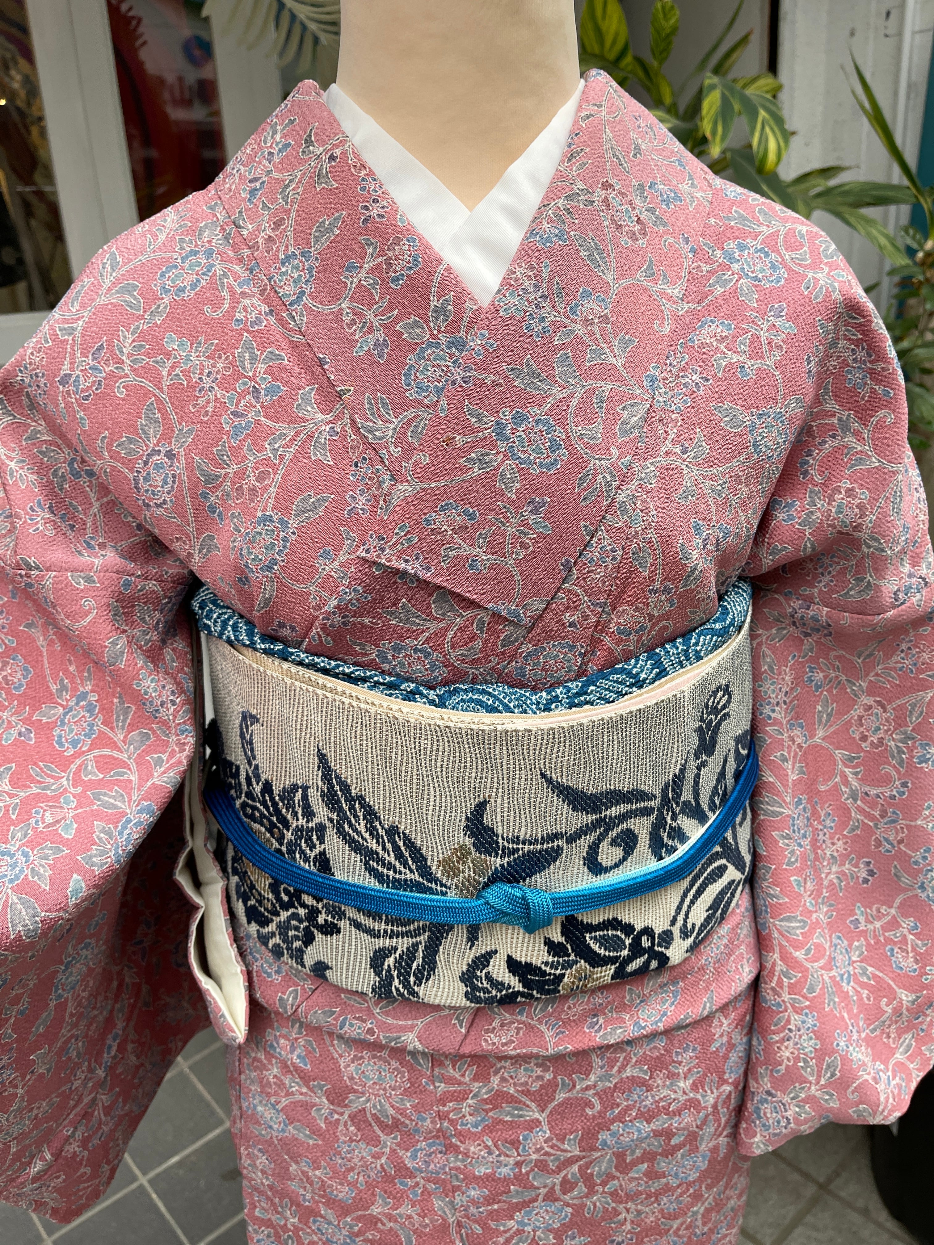 袋帯 六通 博多織 白系 青色 洋花 金糸 証紙あり カジュアル セミ