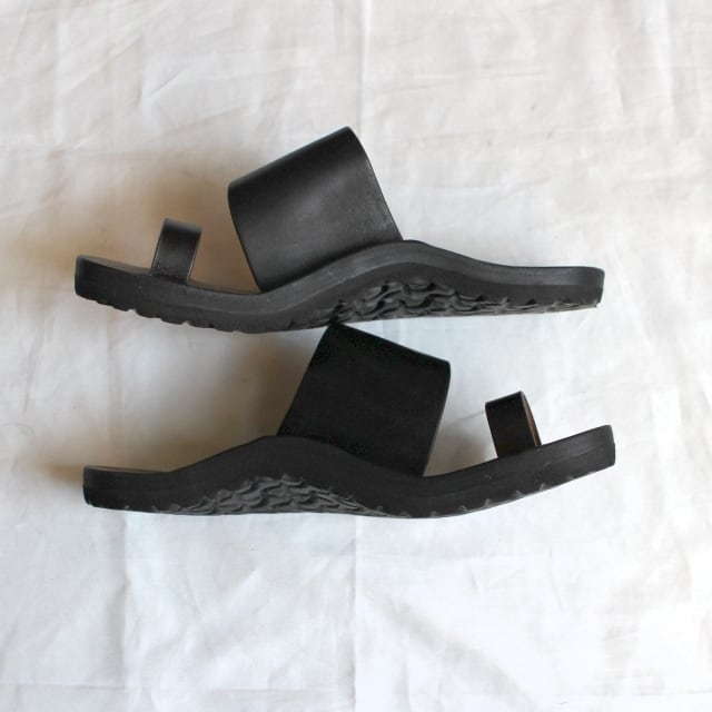 Jutta Neumann レザーサンダル ALICE （ブラック） | C.COUNTLY ONLINE