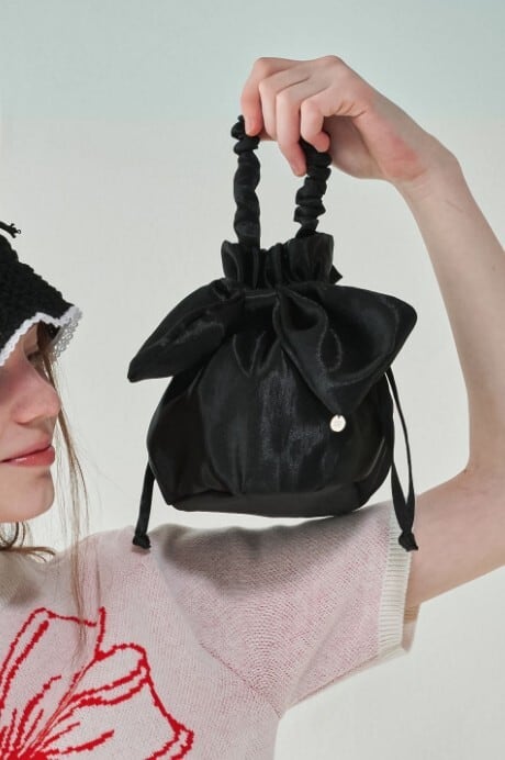 ☆韓国の人気☆【RONRON】☆BIG RIBBON MINI バッ.グ☆ ☆Kep1er カンイェソ 着用!!【RONRON】BIG RIBBON MINI BAG