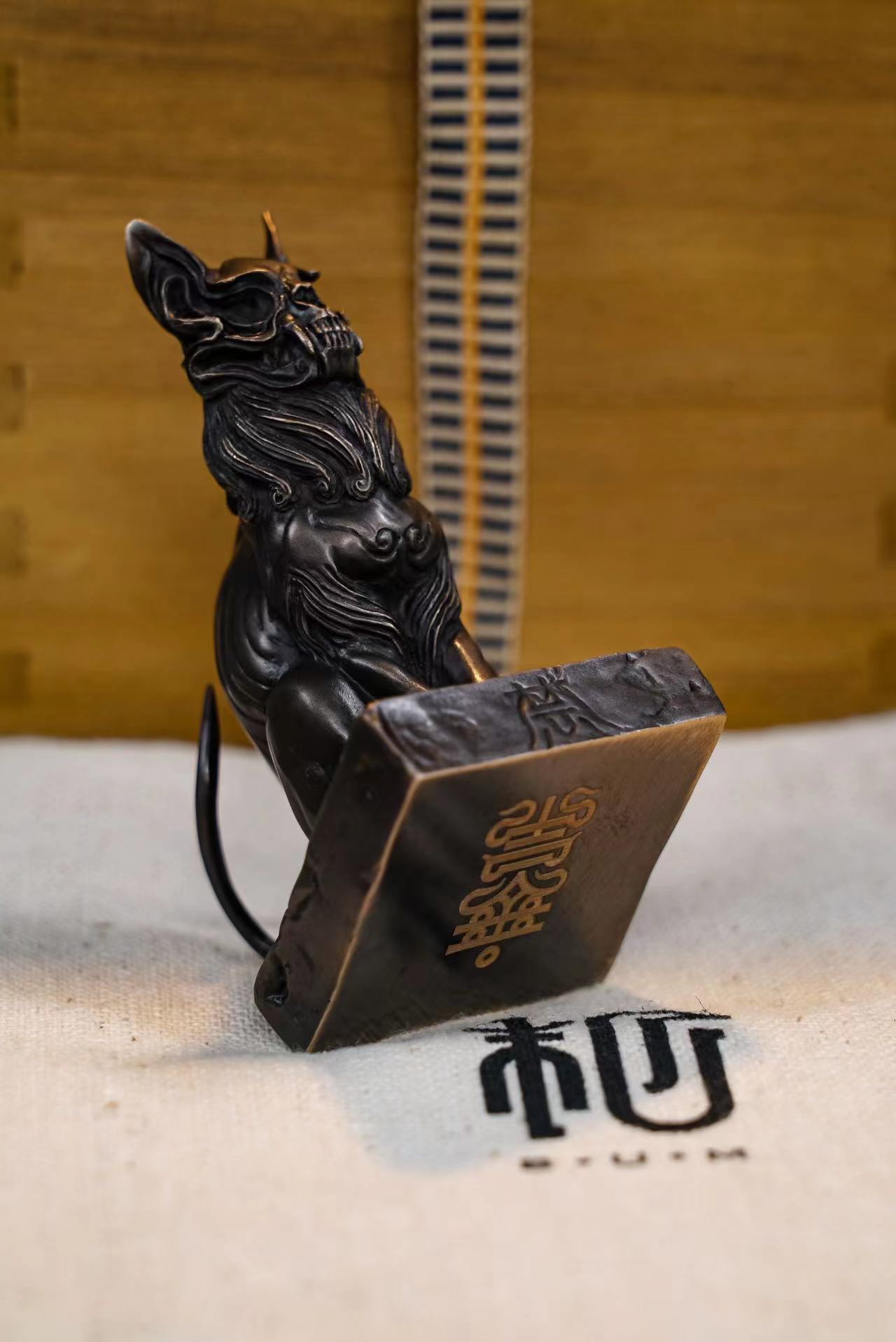 狛猫|米山啓介 ブロンズ像 | sumart 狛猫|米山啓介 ブロンズ像 | sumart