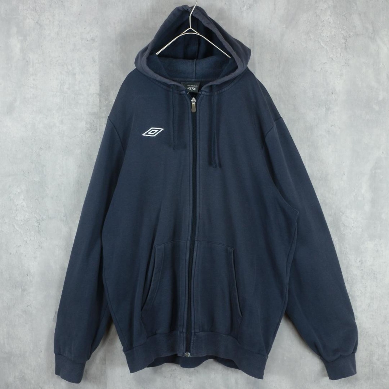 UMBRO アンブロ パーカー XL 刺繍ロゴ ジップアップ ワンポイント 