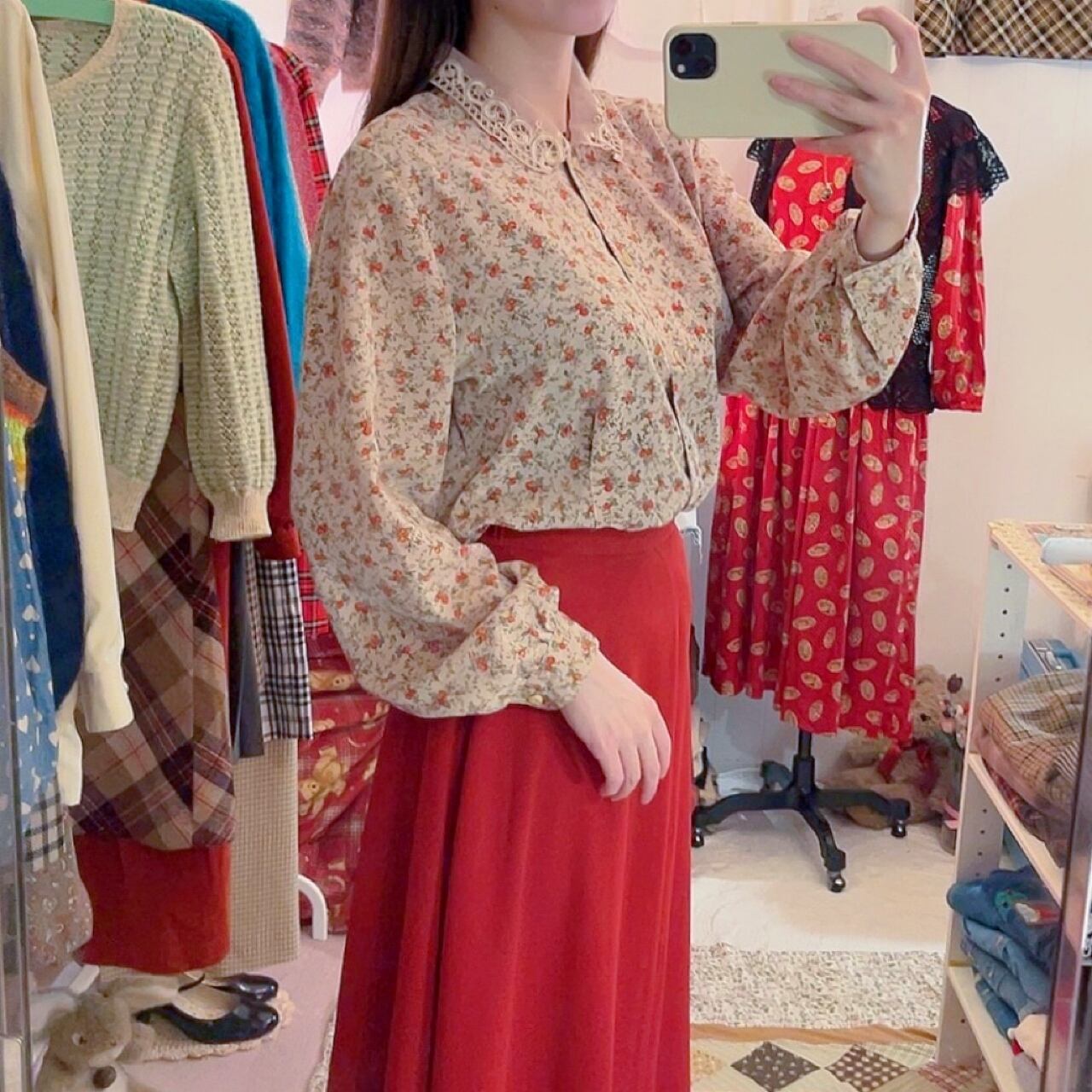 flower wood button blouse