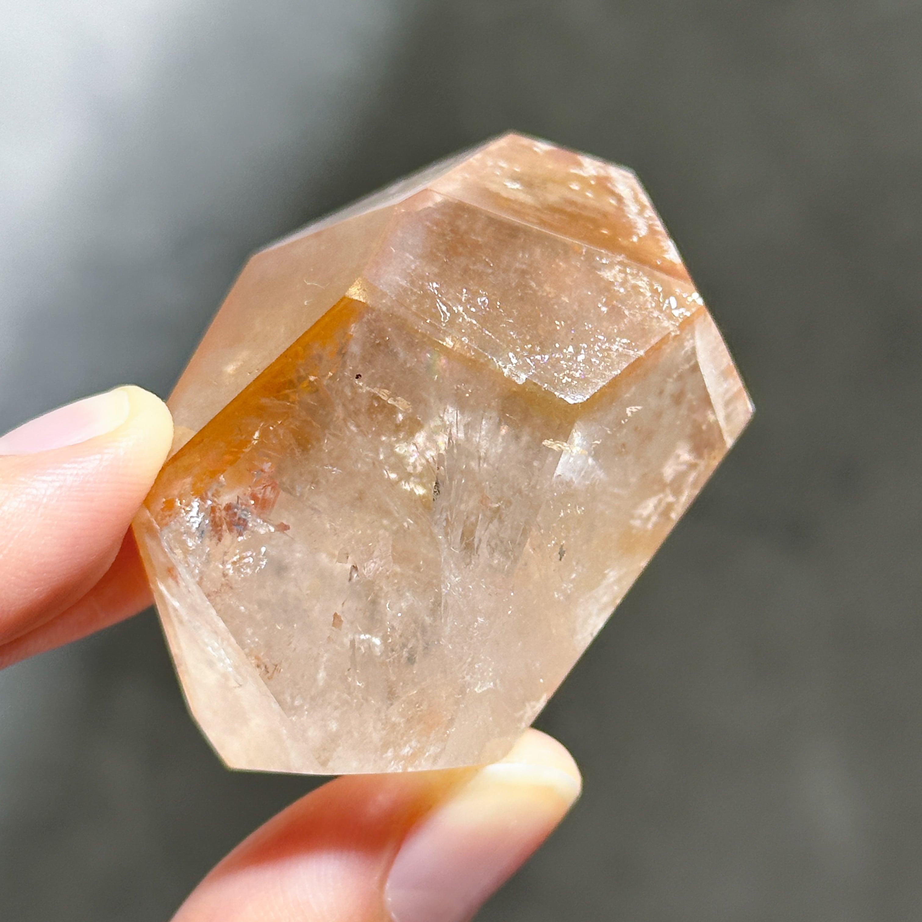 ゴイアス州クリスタリーナ産ドリームコートレムリアン フリーフォーム