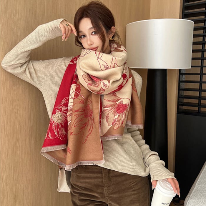 専用商品です！セリーヌ、イタリア製アイボリーとブラウンの花柄