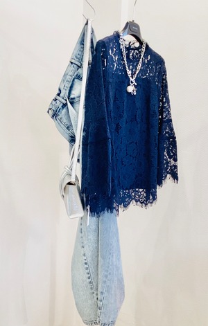 ベルスリーブレースブラウス