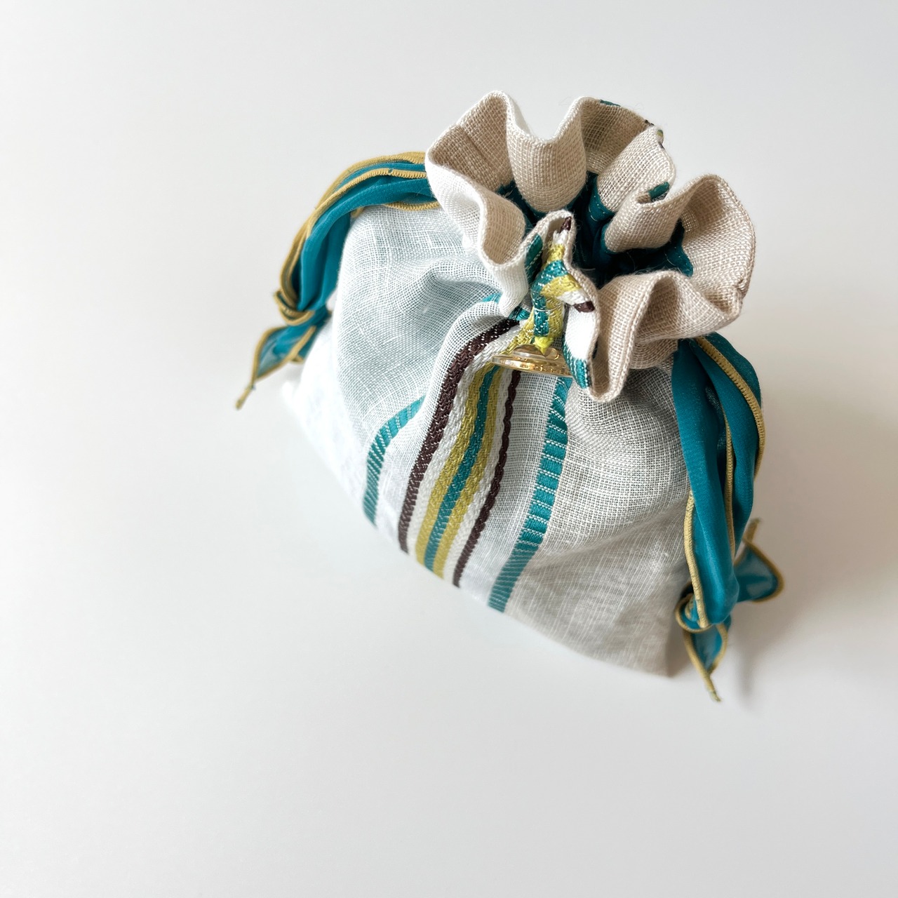 【エメラルド×ゴージャスライン】リネン×ジョーゼット生地のリボン巾着・画像3