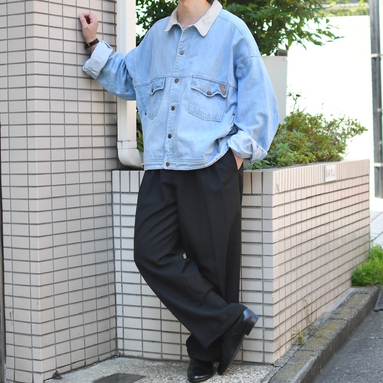 Columbia "TOUGH MOTHER JEANS" wide silhouette denim tracker jacket