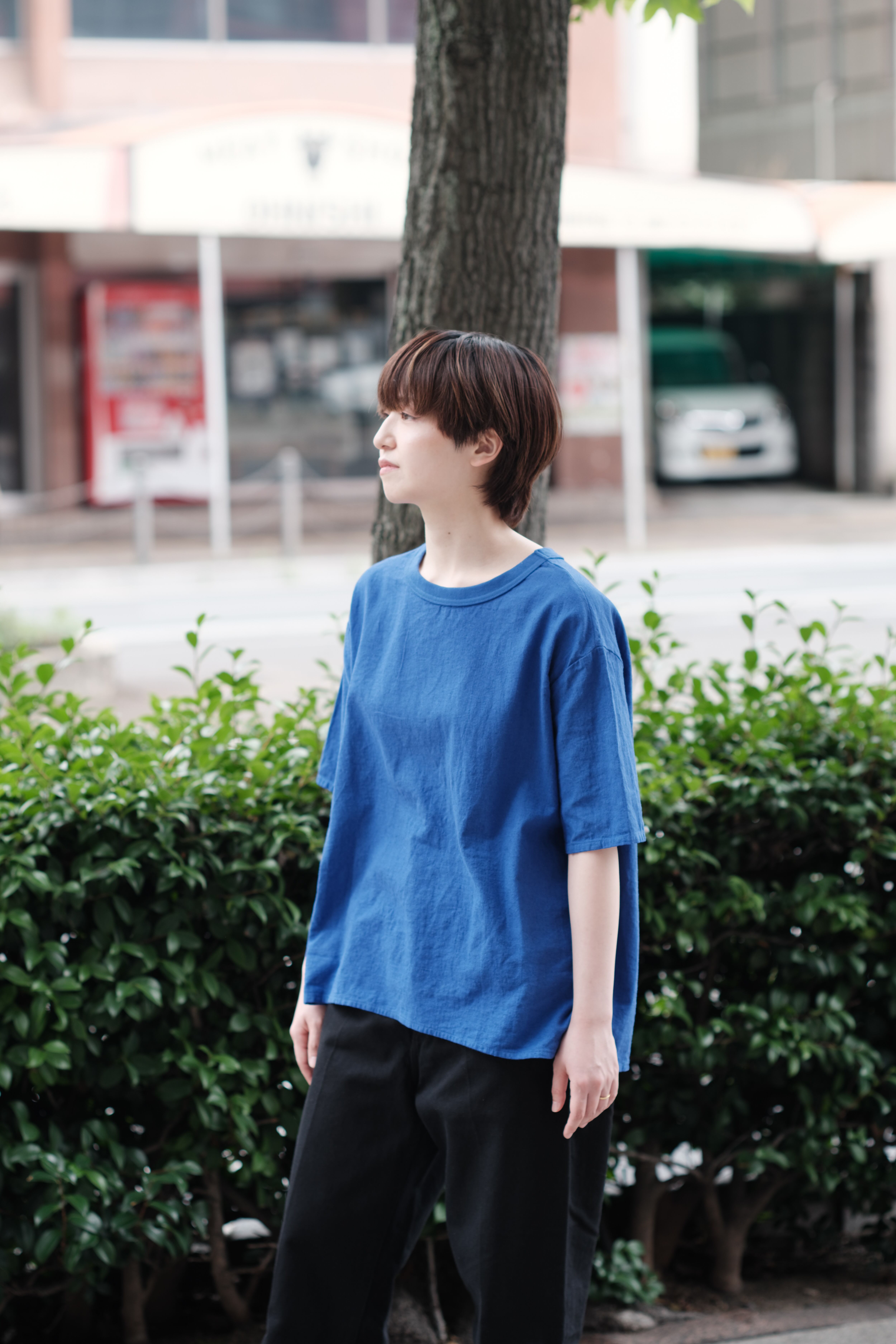 maillot】linen rich back tuck half sleeve shirt-Tee | theater