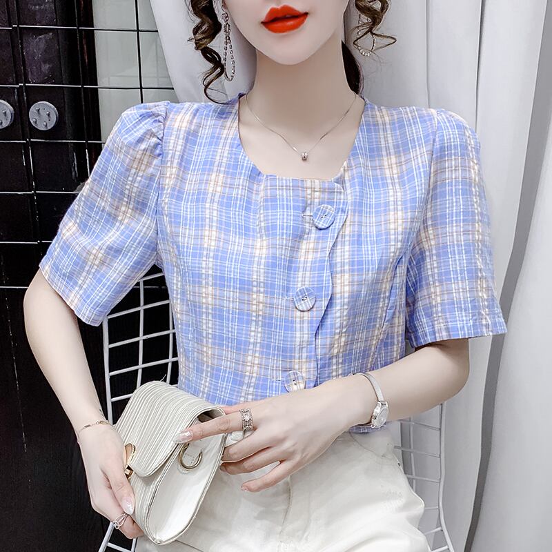 トップス レディース 2色 シャツ ブラウス ショート ショート丈 半袖 スクエアネック かわいい 大人可愛い きれいめ 上品 エレガント 清楚 フェミニン おしゃれ お洒落 綺麗 お嬢様 こなれ感 ラブリー キュート ガーリー ロマンチック 抜け感 華やか 主役級 存在感 チェック柄 OL 通勤 デート お出かけ 女子会 S M L XL ブルー オレンジ 夏 20代 30代 40代 韓国 韓国系 着回し 普段使い ファッション コーデ モテ トレンド 流行 インスタ 送料無料