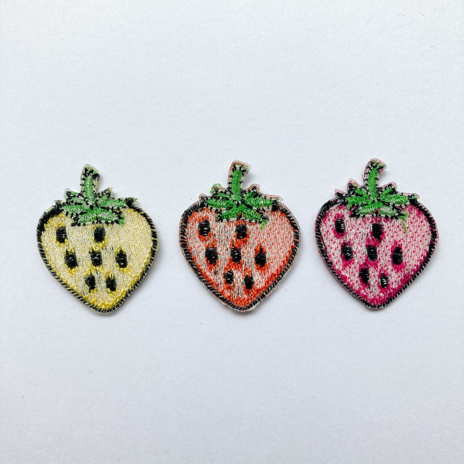 カラフルいちごのワッペン | Dua-アクセサリーパーツショップ