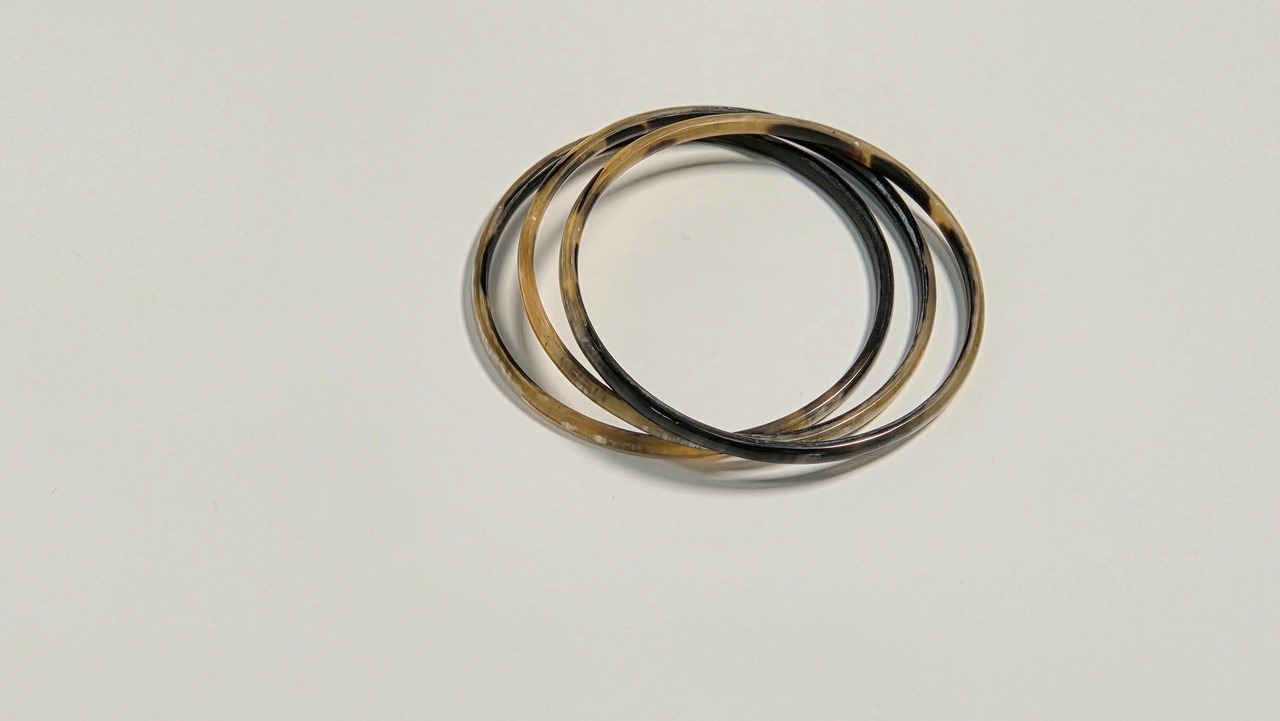 水牛ホーン バングル  Buffalo Horn Bangle　　アンバー　3本セット