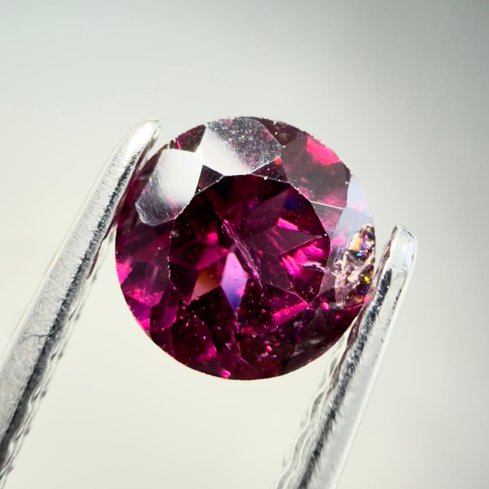 ロードライトガーネット】 ルース マダガスカル産 0.56ct | たからいし