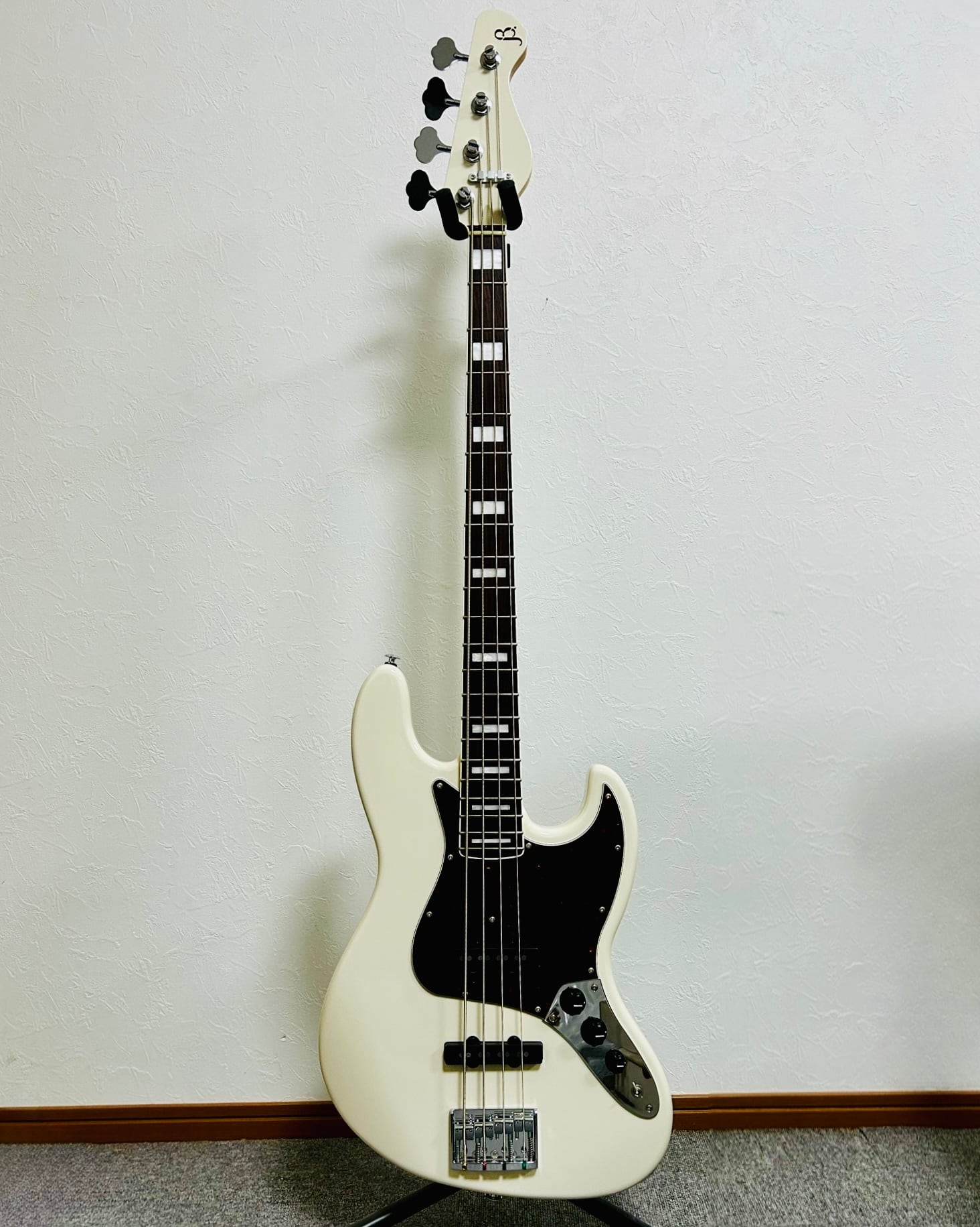 Black Smoker Guitar