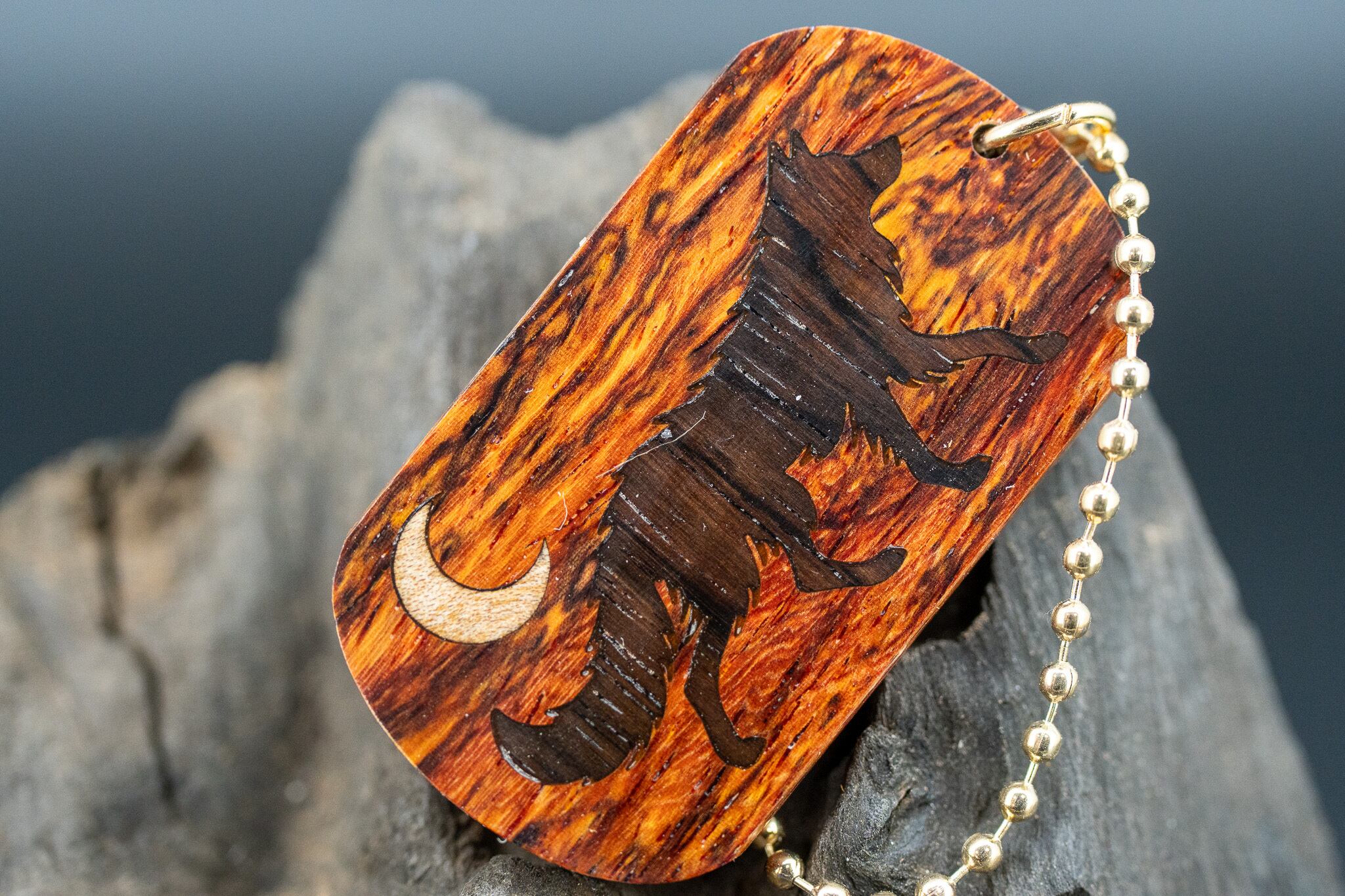 【東洋のローズウッド】 縞紫檀 変わり杢 ドッグタグ 象嵌 闊歩