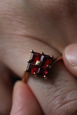 カレカットのガーネットゴールドリング-antique garnet gold ring