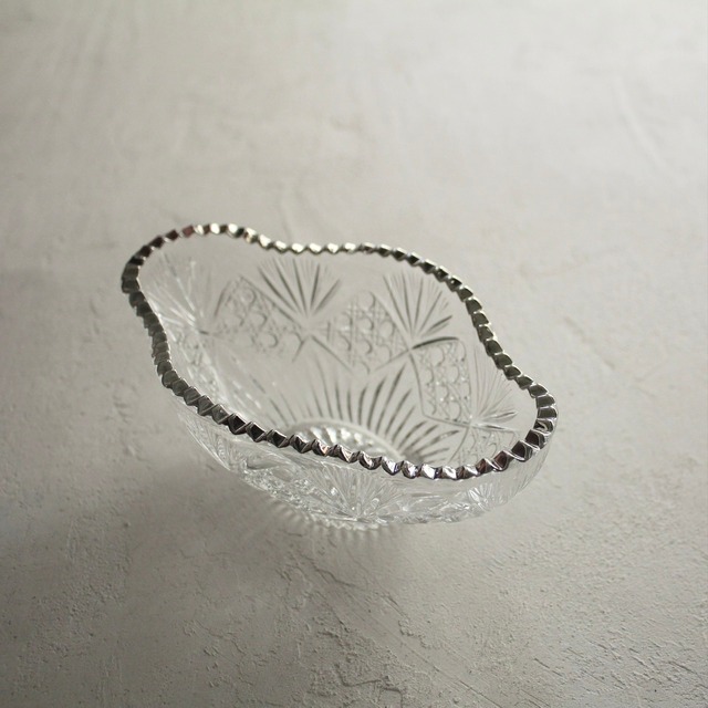 ガラス舟形向付　プラチナ縁